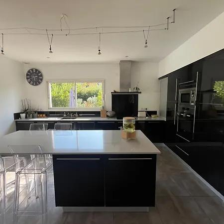 Fabuleuse Avec Piscine Proche De Bordeaux Et St Emilion Villa *